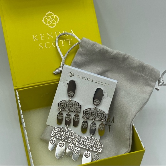 KENDRA SCOTT Emmet Statement Earrings in Silver Filigree NWT - Picture 4 of 13